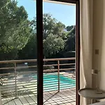 Tres Belle Valescure Raphael -piscine Chauffee 别墅 *
