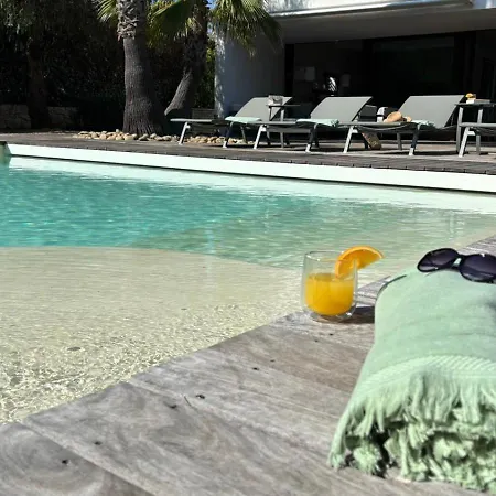Tres Belle Moderne Piscine Jaccuzi En Option Villa Saint-Raphaël