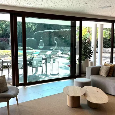 Tres Belle Moderne Piscine Jaccuzi En Option Villa Saint-Raphaël