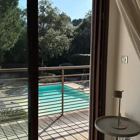 Tres Belle Moderne Piscine Jaccuzi En Option Villa *